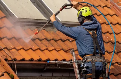 Démoussage et hydrofuge de toiture à Combres